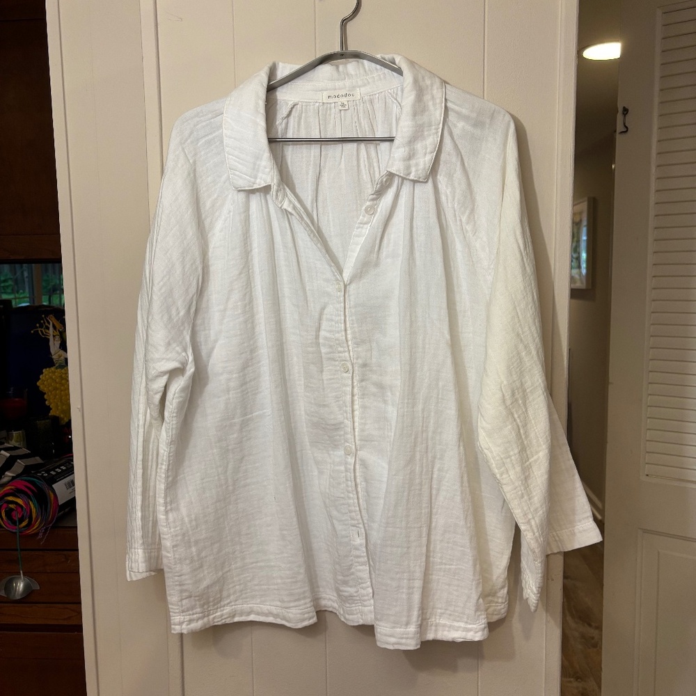 EUC -- worn once! Mododoc gauze top. Size XL.
